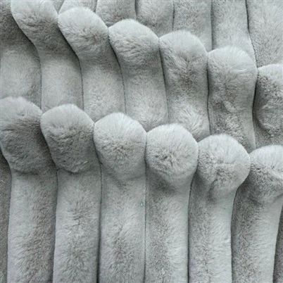 Tissu en fausse fourrure de lapin rayé 100 % polyester